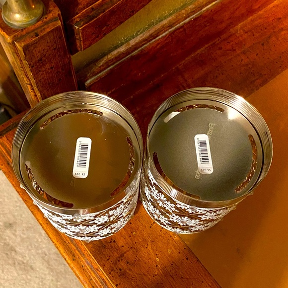 Bath & Body Works Single Wick Silver & White Snowflake Sparkly Candle Holder Set - Picture 3 of 3